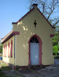 Fotos: Friedhof mit neugotischer Leichenhalle, 4. Viertel 19. Jahrhundert